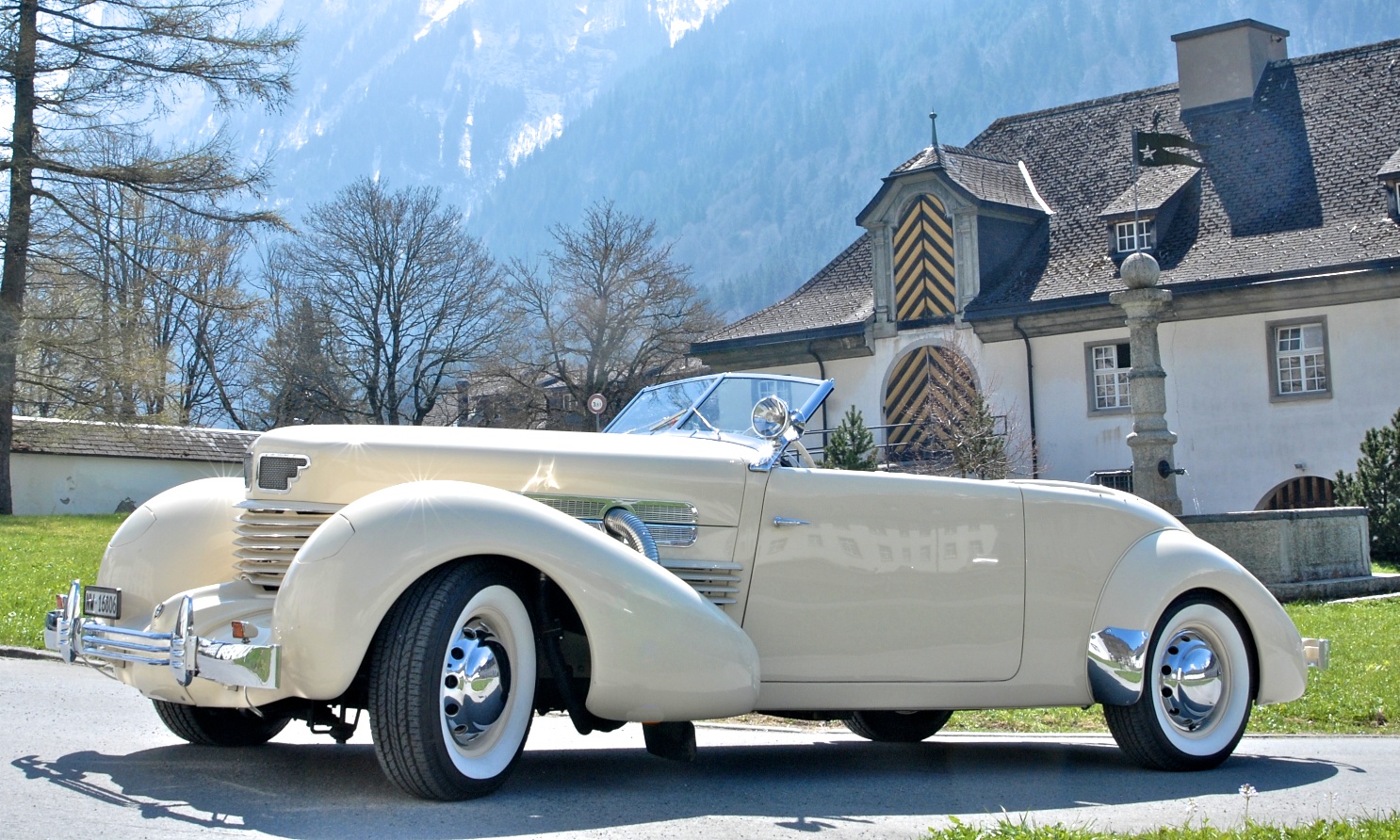 Classic Car w/ White Walls