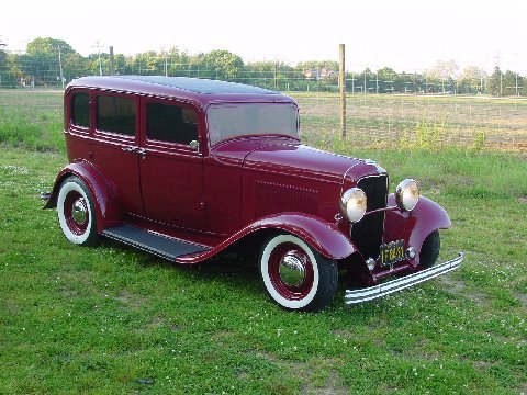 Chuck's Car w/ White Wall Tires