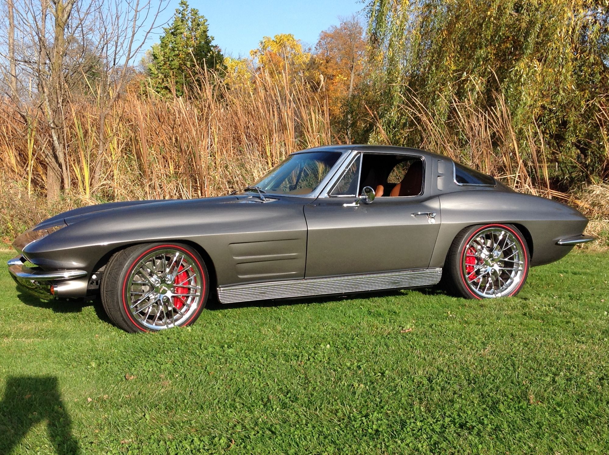Silver Corvette Redline Tires